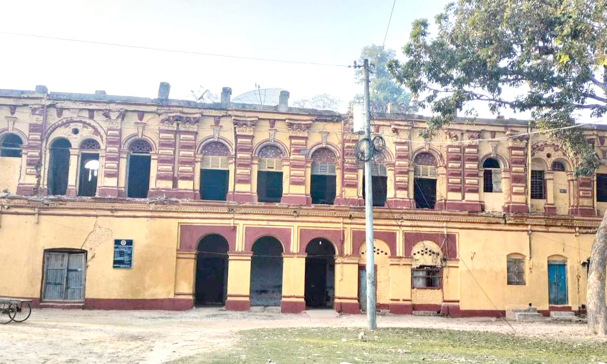 সংস্কার হচ্ছে ঠাকুরগাঁওয়ের হরিপুর রাজবাড়িটি