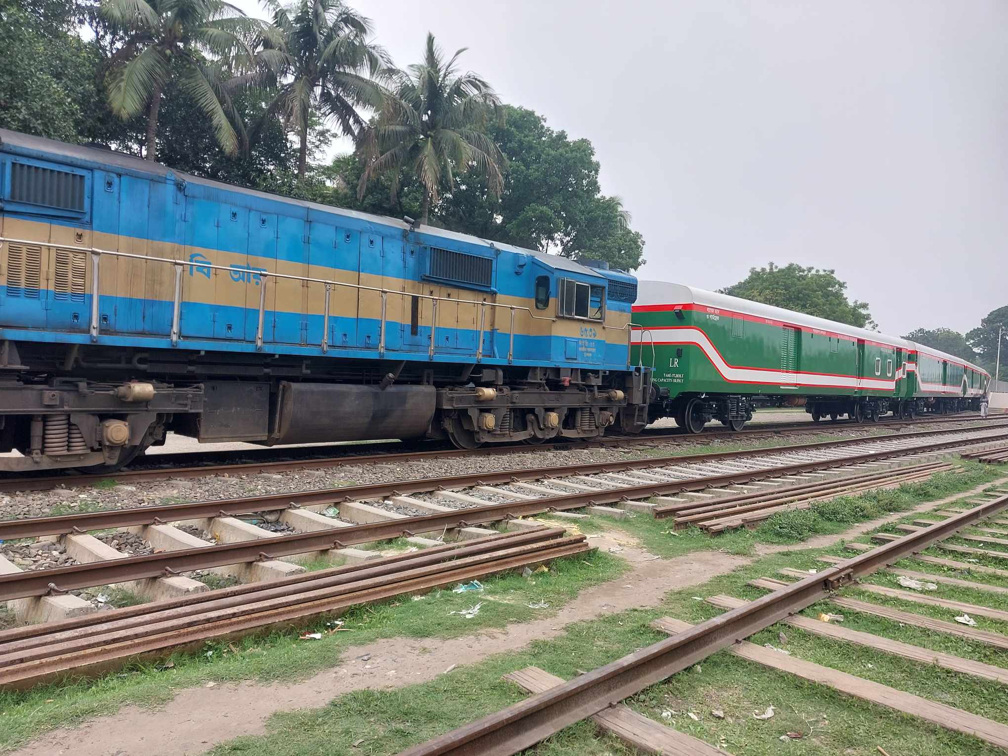 পরীক্ষা-নিরীক্ষার জন্য চীনের ৫০ টি লাগেজভ্যান সৈয়দপুর রেলওয়ে কারখানায়