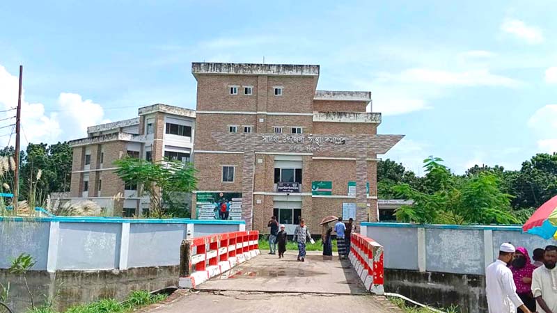 সরঞ্জাম ও জনবল সংকটে অচল প্রায় সালথা উপজেলা স্বাস্থ্য কমপ্লেক্স!