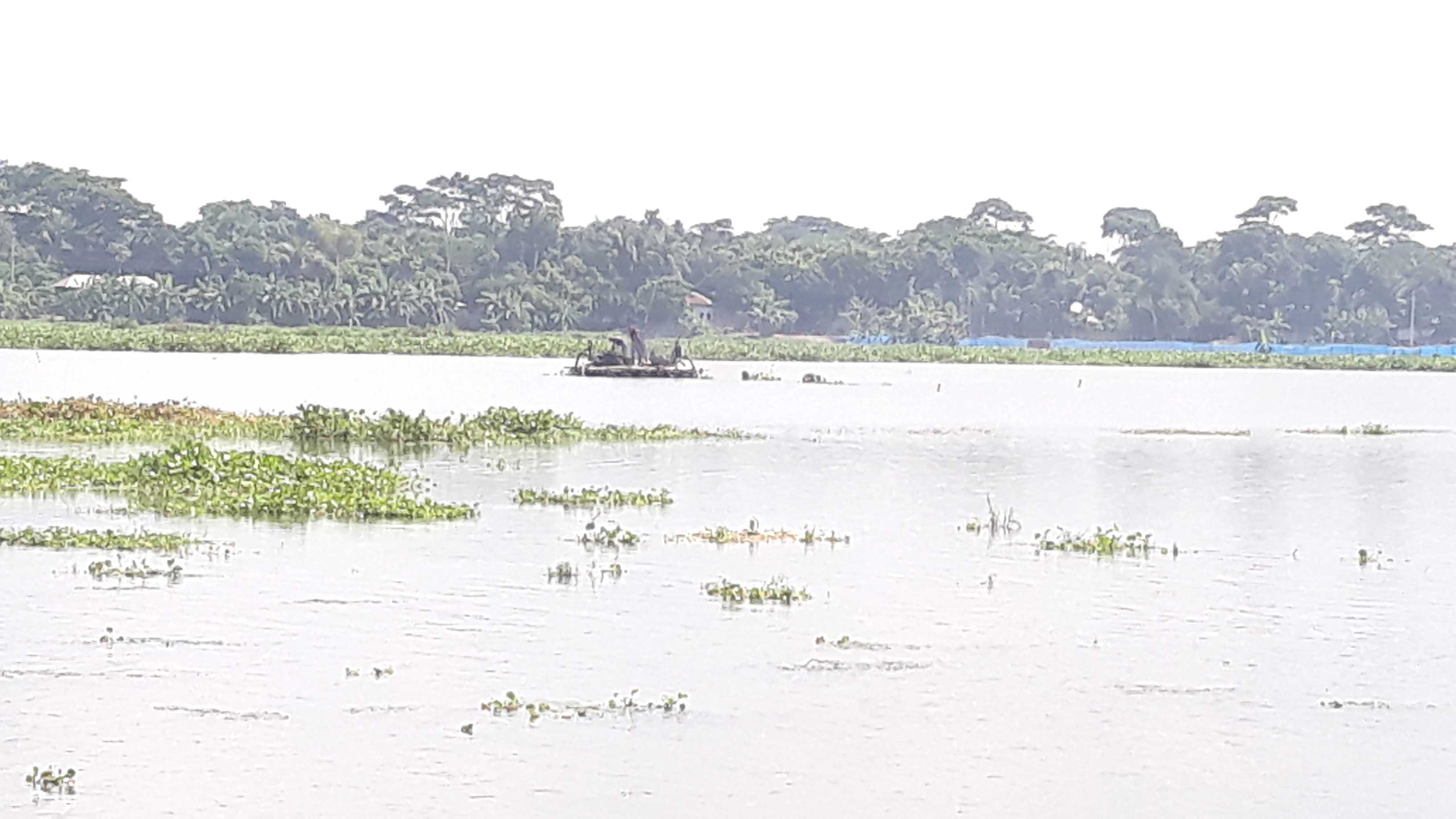 সালথায় অবৈধ ড্রেজার দিয়ে বালু উত্তলন, হুমকির মুখে পরিবেশ