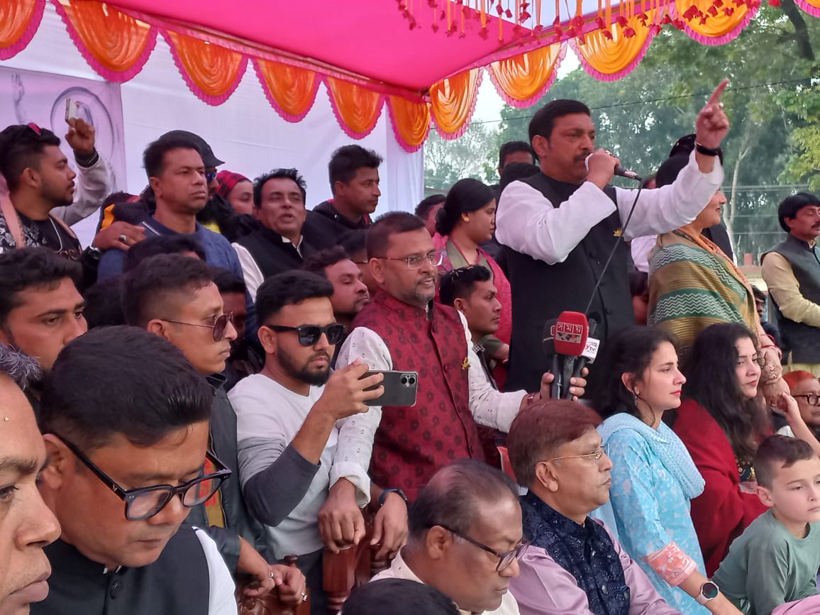 সালথায় জনসভায় নৌকায় ভোট চাইলেন আ.লীগ নেতা-কর্মীরা