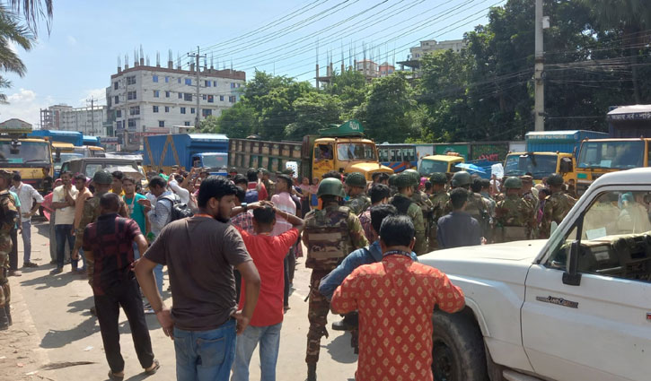 আন্দোলনের মুখে সাভারের ৬০টি পোশাক কারখানা বন্ধ ঘোষণা