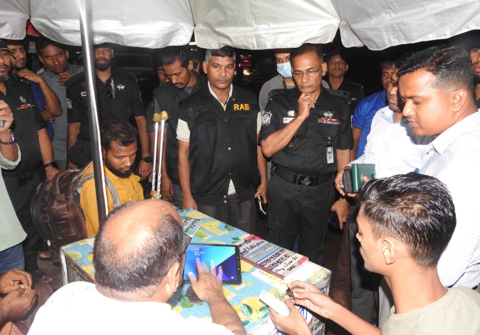 ঈদকে সামনে রেখে কুমিল্লায় র্যাবের বিশেষ অভিযান