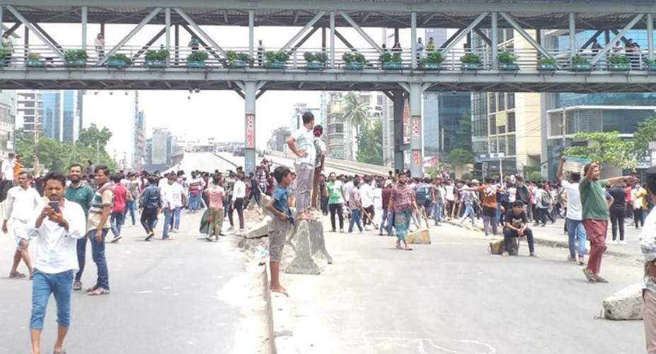 সংঘর্ষে উত্তাল রাজধানী