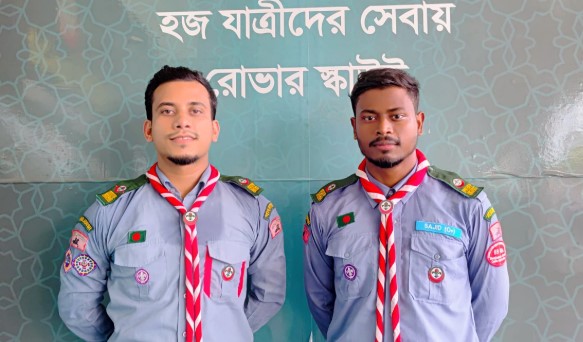 ফিরতি হজযাত্রীদের সেবায় কুবির রোভার স্কাউট গ্রুপের আকাশ-সাজিদ