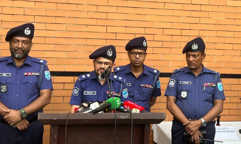 শরীয়তপুরে পারিবারিক বিরোধের জেরেই শিশু তায়্যেবাকে হত্যা, চাচিসহ গ্রেপ্তার ৪