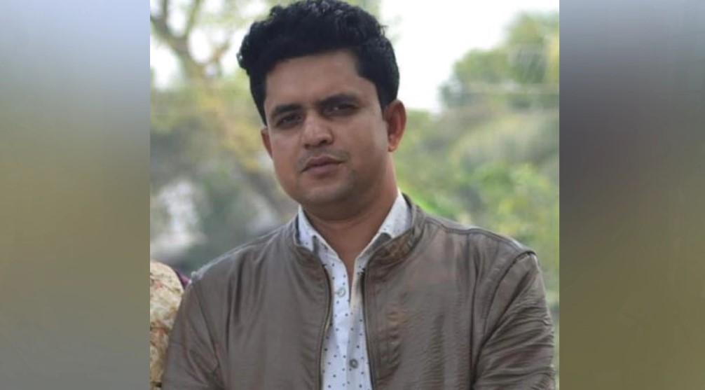 ছাদ থেকে লাফিয়ে ব্যাংক কর্মকর্তার মৃত্যু: হুমকির অভিযোগে ৪ সাংবাদিক গ্রেপ্তার