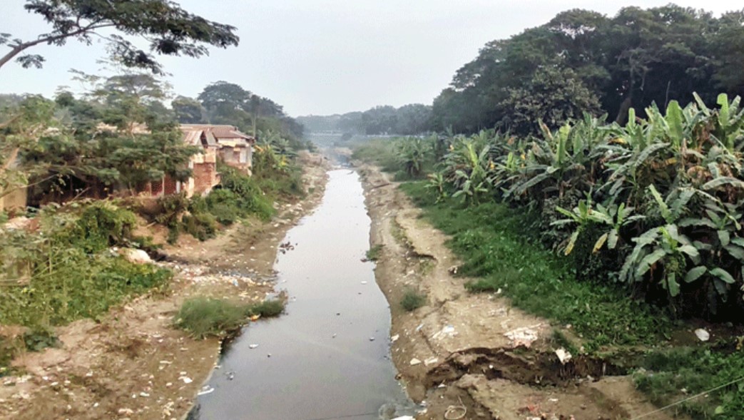 দখল-দূষণে মরণদশায় মাদারীপুরের কুমার নদ
