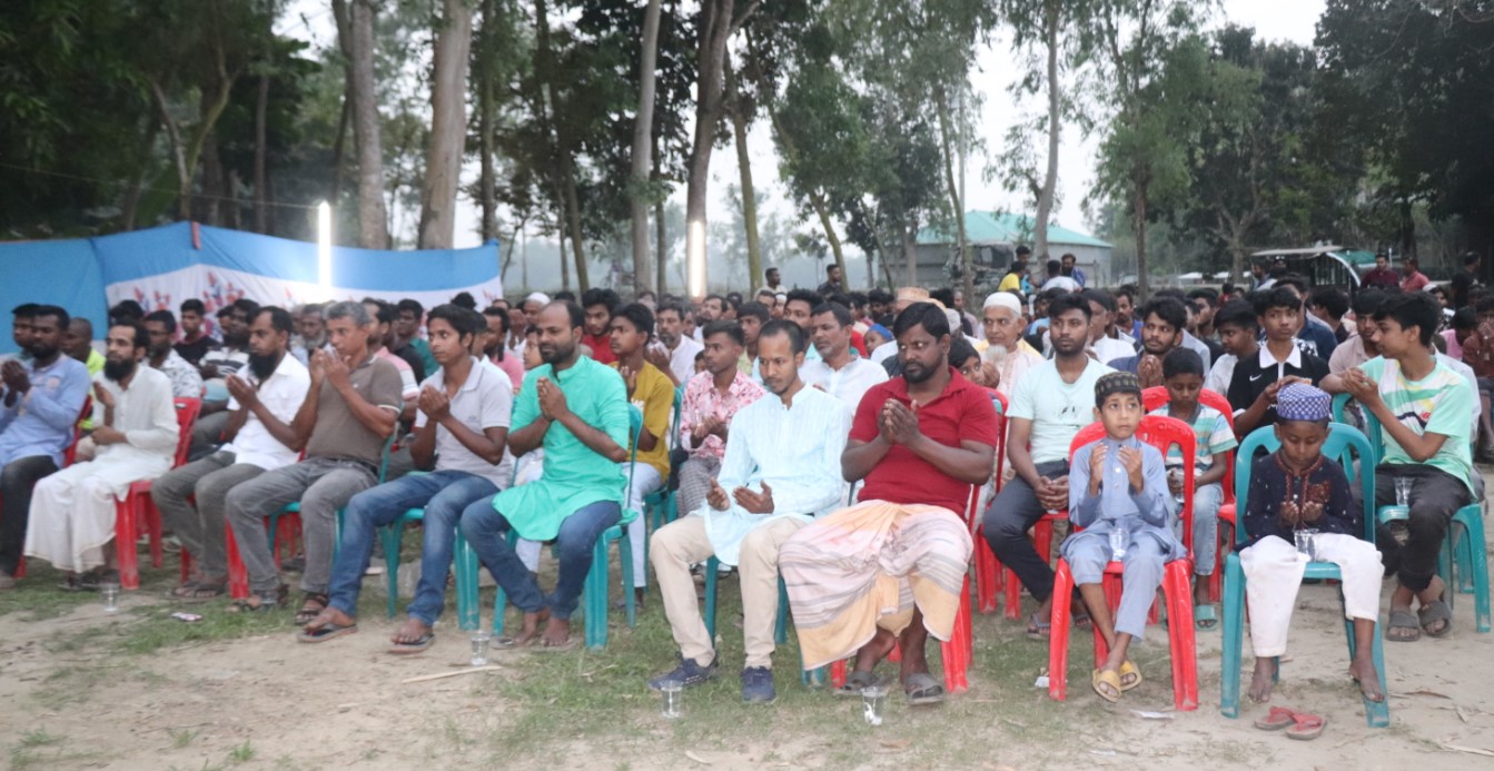 সিরাজগঞ্জে বাধার মুখেও সফল হেযবুত তওহীদের ইফতার মাহফিল
