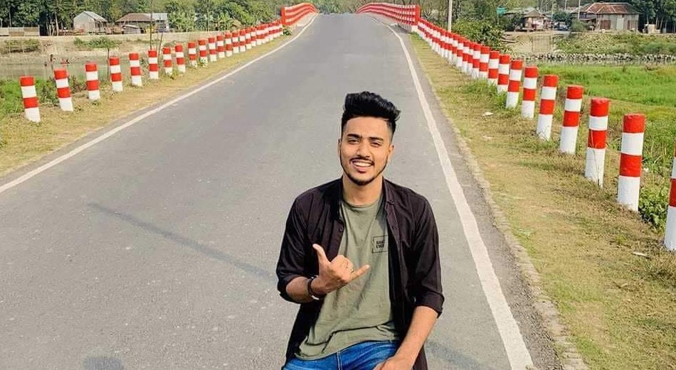বাজারে যাওয়ার পথে মোটরসাইকেলের নিয়ন্ত্রণ হারিয়ে যুবক নিহত