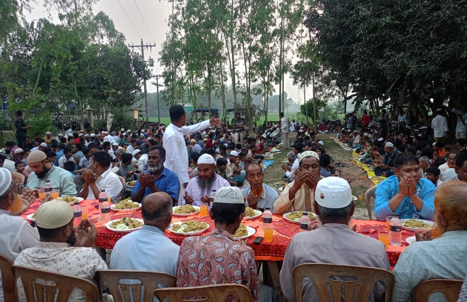 ঘাটাইলে যুবদল নেতা হাসানুজ্জামান তরুণের উদ্যোগে ইফতার মাহফিল