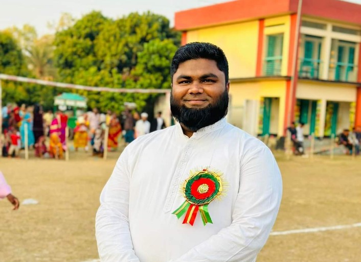 ৩৪ বয়সের এসএসসি পাশ করে স্বপ্ন পূরণ হলো ইউপি সদস্য শামীম মৃধার