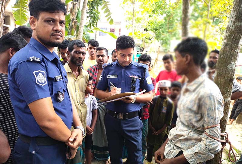 সরিষাবাড়িতে চুরির অপবাদে কিশোরকে গাছে বেঁধে অমানবিক নির্যাতন