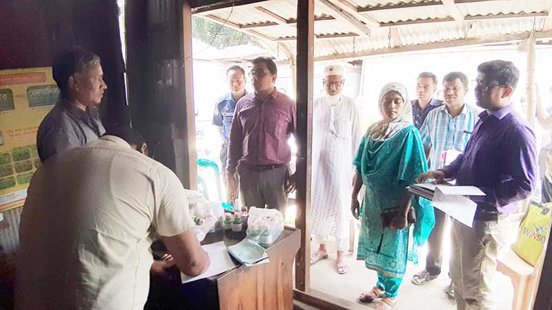 কাউনিয়ায় দুই সার ব্যবসায়ীর জরিমানা
