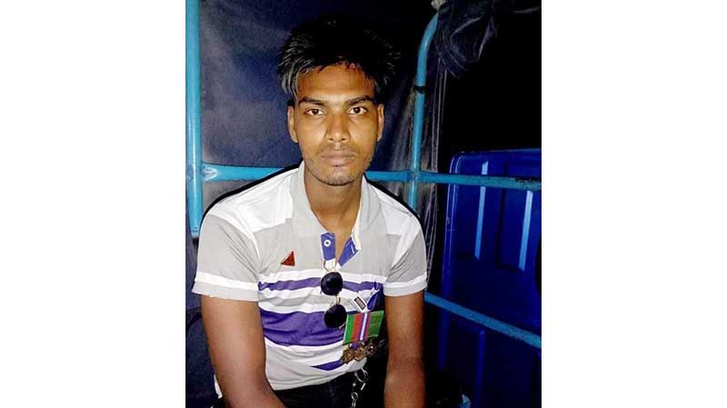 কুষ্টিয়ায় পুলিশ সেজে জরিমানার নামে অর্থ আদায়, গ্রেফতার ১