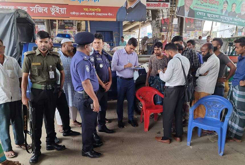 শ্রীপুরে অবৈধ যানবাহনের বিরুদ্ধে ভ্রাম্যমাণ আদালতের অভিযান