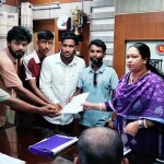 শ্রীপুরে ছাত্রীকে শ্লীলতাহানির অভিযোগে শিক্ষকের বিরুদ্ধে মানববন্ধন ও স্মারকলিপি প্রদান
