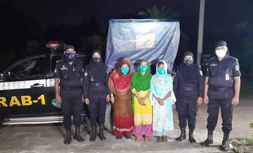 শ্রীপুরে ৩৩ কেজি গাঁজাসহ ৩ নারী আটক