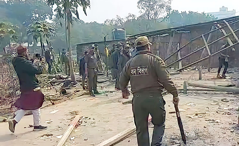 শ্রীপুরে অবৈধ স্থাপনা উচ্ছেদ করে ৫০ কোটি টাকার মূল্যের বনভূমি উদ্ধার!