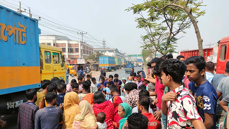 শ্রীপুরে অজ্ঞাত গাড়ির ধাক্কায় শিশু নিহত