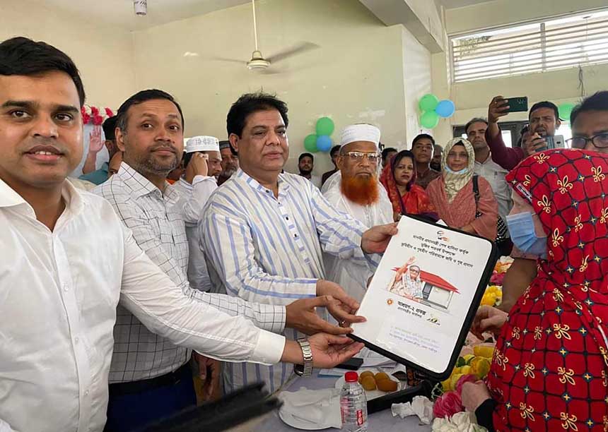 শ্রীপুরে প্রধানমন্ত্রীর উপহারের ঘর পেল ২০০ পরিবার