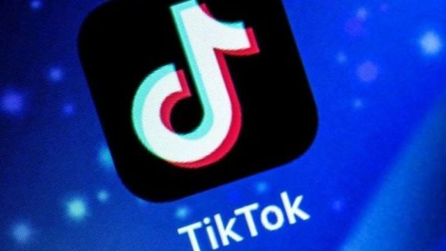 মা-মেয়েকে পিলারে বেঁধে টিকটক!