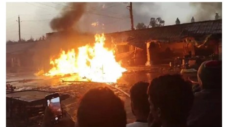 টঙ্গীতে জুটের গোডাউনে আগুন