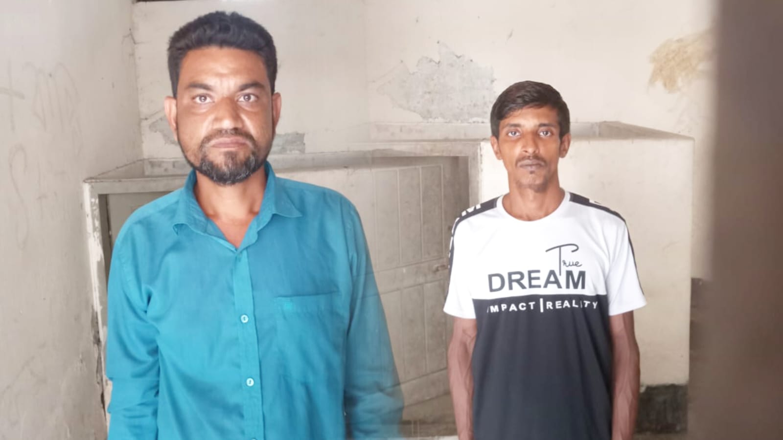 নলছিটিতে গাঁজাসহ দুই মাদক ব্যবসায়ী গ্রেফতার