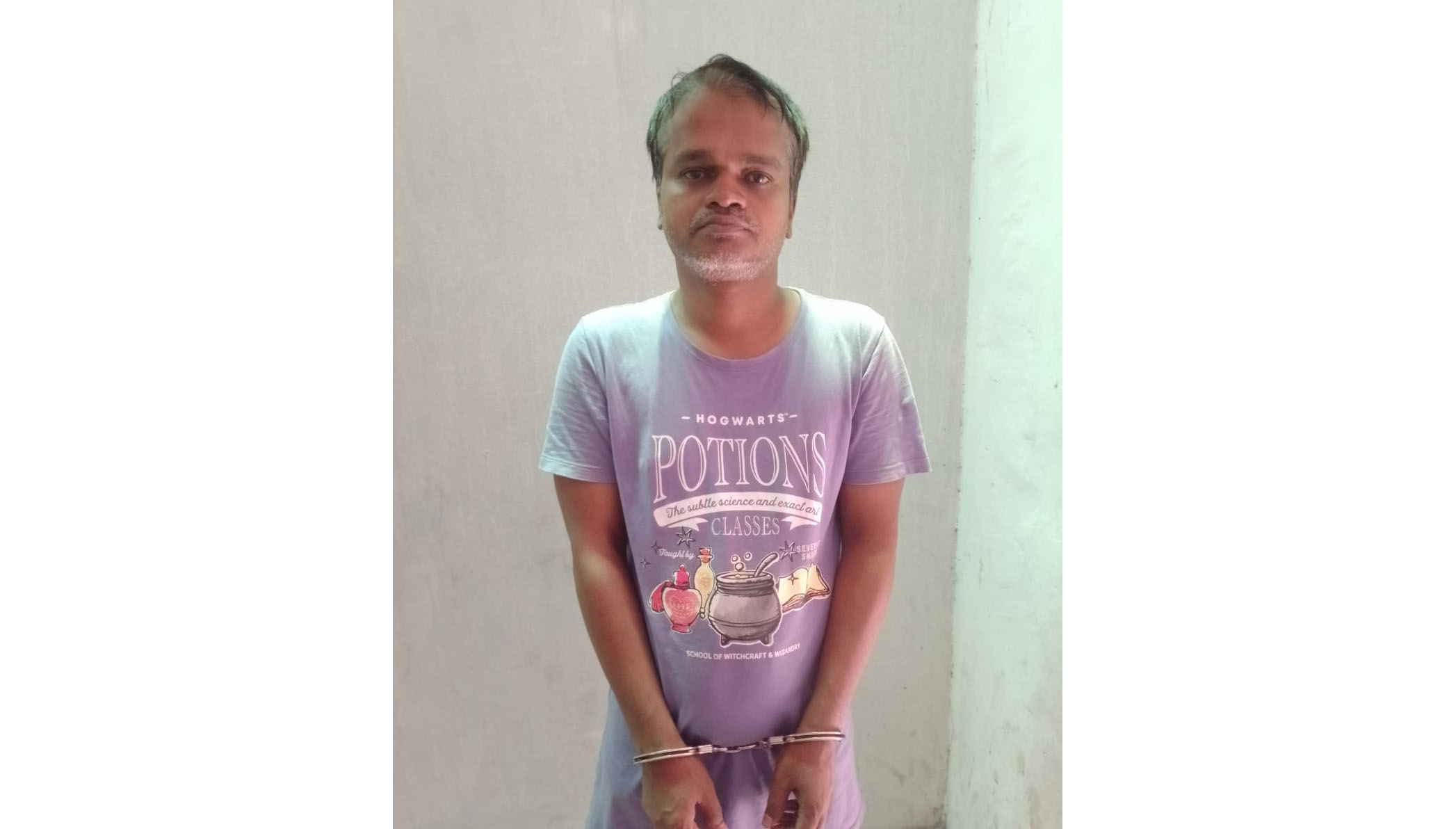 কুমিল্লায় চাঁদা না পেয়ে সাংবাদিককে মারধর ও পিস্তল ঠেকিয়ে হুমকি, যুবক গ্রেফতার