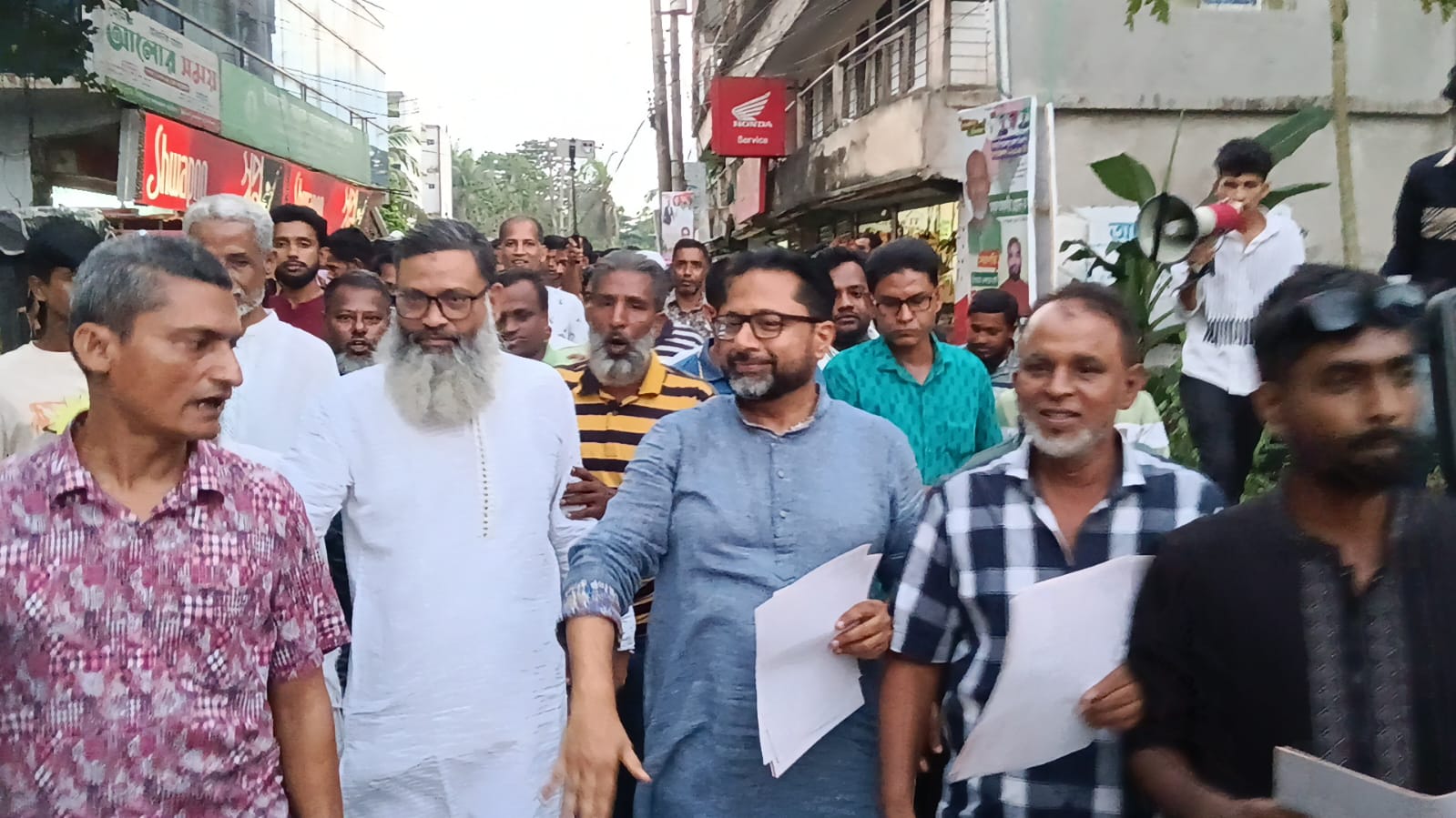 নেছারাবাদে গণসংযোগে ব্যস্ত পিরোজপুর-২ আসনের বিএনপির মনোনয়নপ্রত্যাশী সোহেল