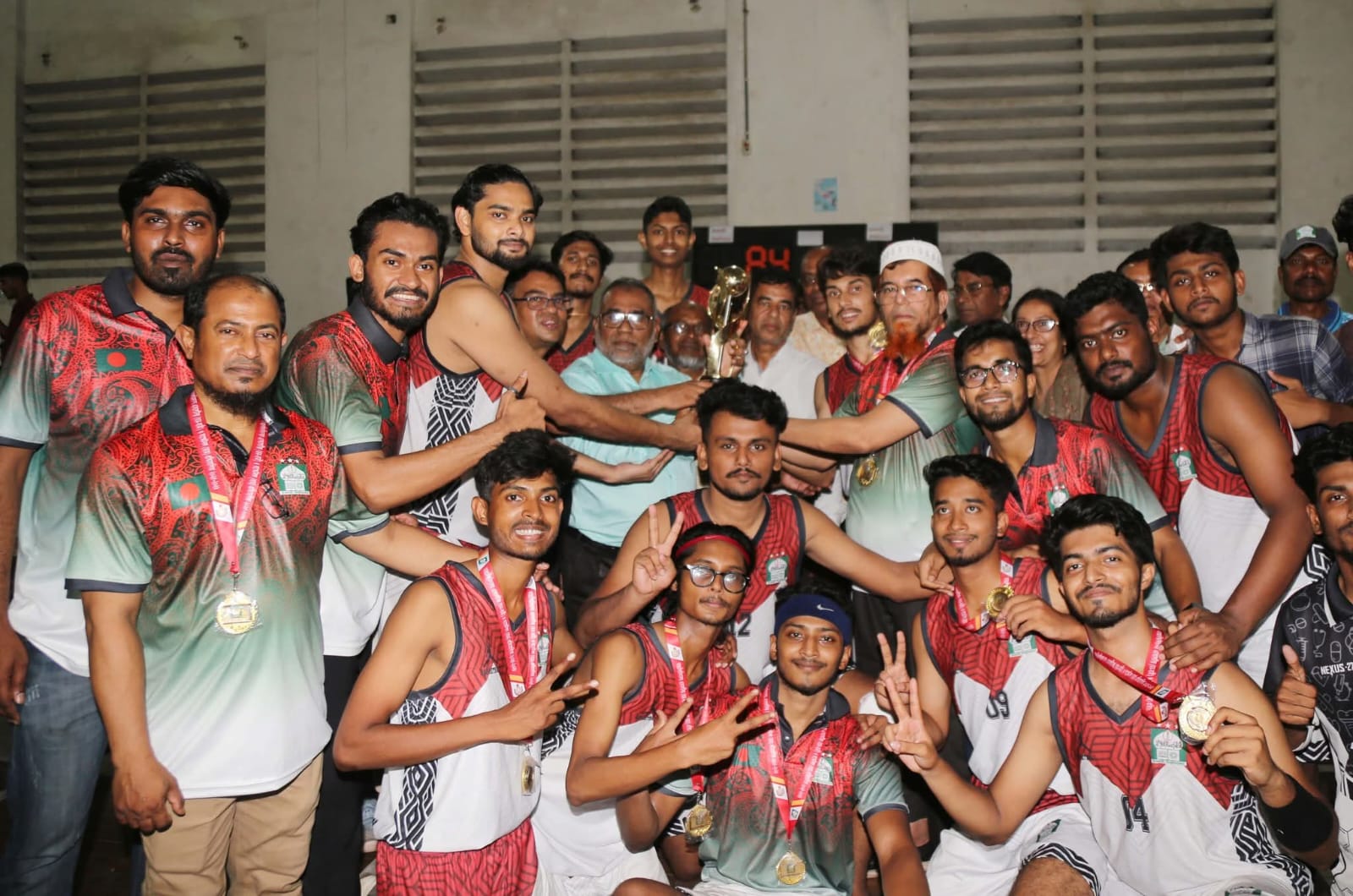 রাবিকে বড় ব্যবধানে হারিয়ে আন্তঃবিশ্ববিদ্যালয় বাস্কেটবলে চ্যাম্পিয়ন ইবি
