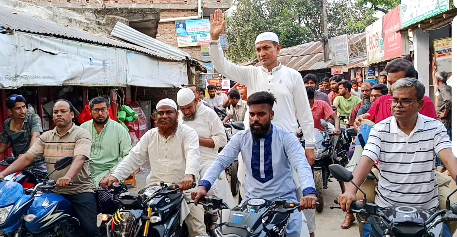 পিরবকে মডেল ইউনিয়ন করার অঙ্গীকার নিয়ে শাহাজুল ইসলামের বিশাল শোডাউন