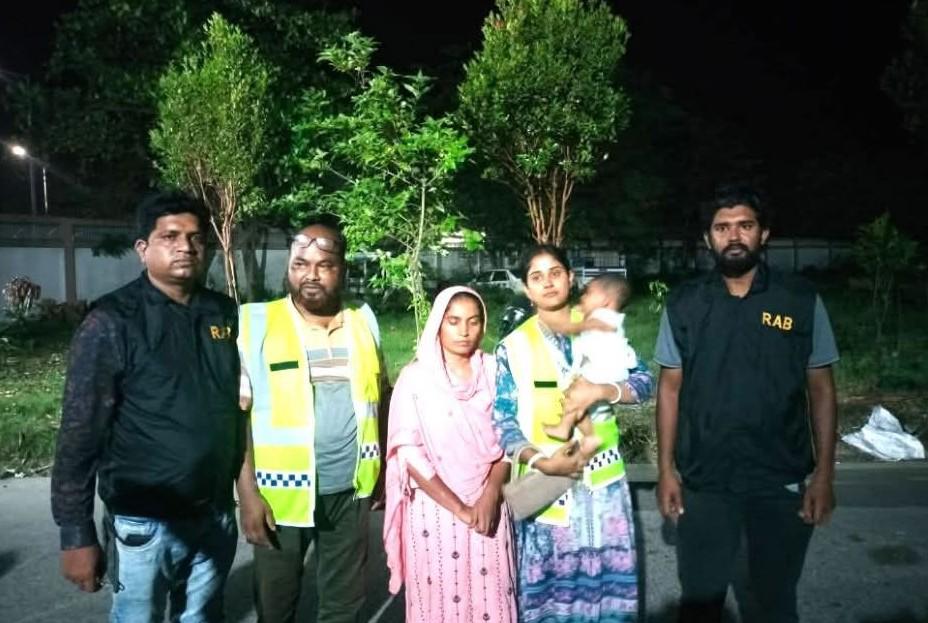 জাজিরায় সুদের টাকা আদায়ের জন্য ৬ মাসের শিশুকে অপহরণ: চাচি আটক
