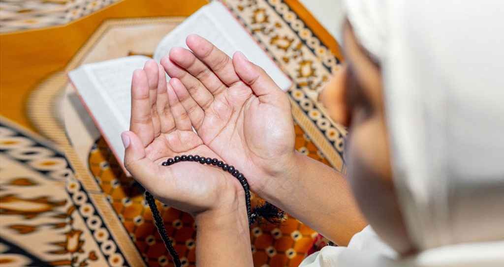 যেসব দোয়ায় মেলে আল্লাহর বিশেষ সাহায্য