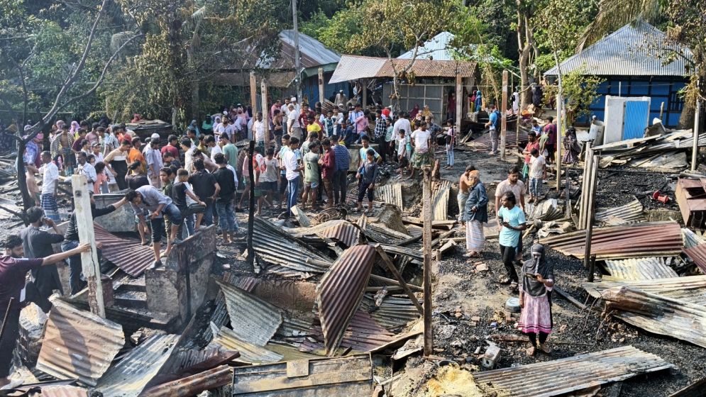 চাঁদপুরে ভয়াবহ অগ্নিকাণ্ড, মুহূর্তে ছাই ২০ ঘর!