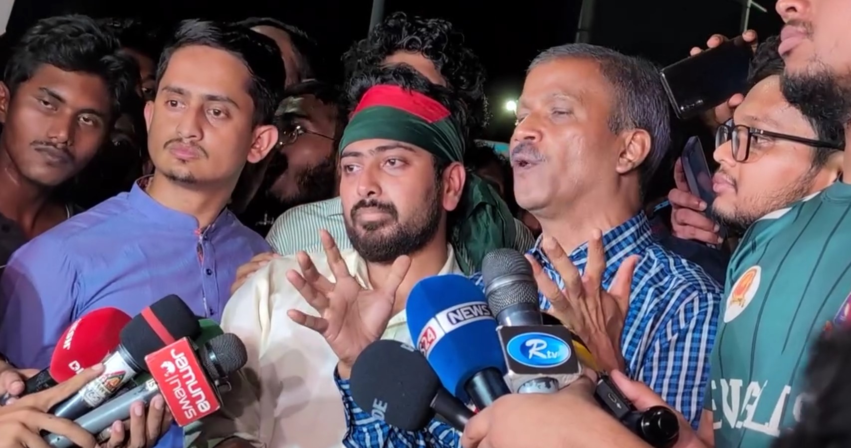 শুধু অভ্যুত্থান নয়, রাষ্ট্র গঠনের নেতাও পেয়ে গেছি, নাহিদ-সারজিসদের প্রসঙ্গে আসিফ নজরুল