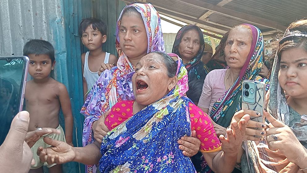 নিখোঁজের ২৩ দিন পর পুরাতন কবরে মিলল লাশ!