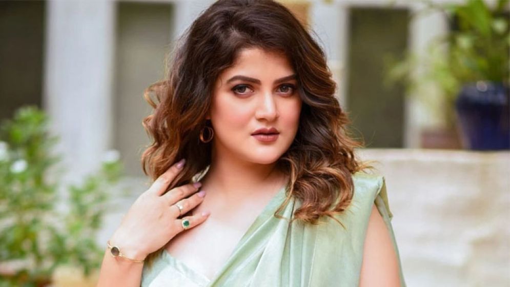 বিয়ে না করলে হয়তো আমার ছেলেকে পাইতাম না: শ্রাবন্তী