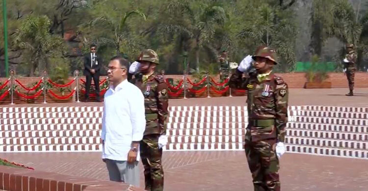 জাতীয় স্মৃতিসৌধে প্রধানমন্ত্রী তারেক রহমানের শ্রদ্ধা নিবেদন