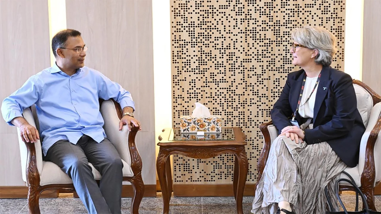 প্রধানমন্ত্রীর সঙ্গে টেলিনর গ্রুপ সিইওর বৈঠক, নতুন সম্ভাবনার ইঙ্গিত!