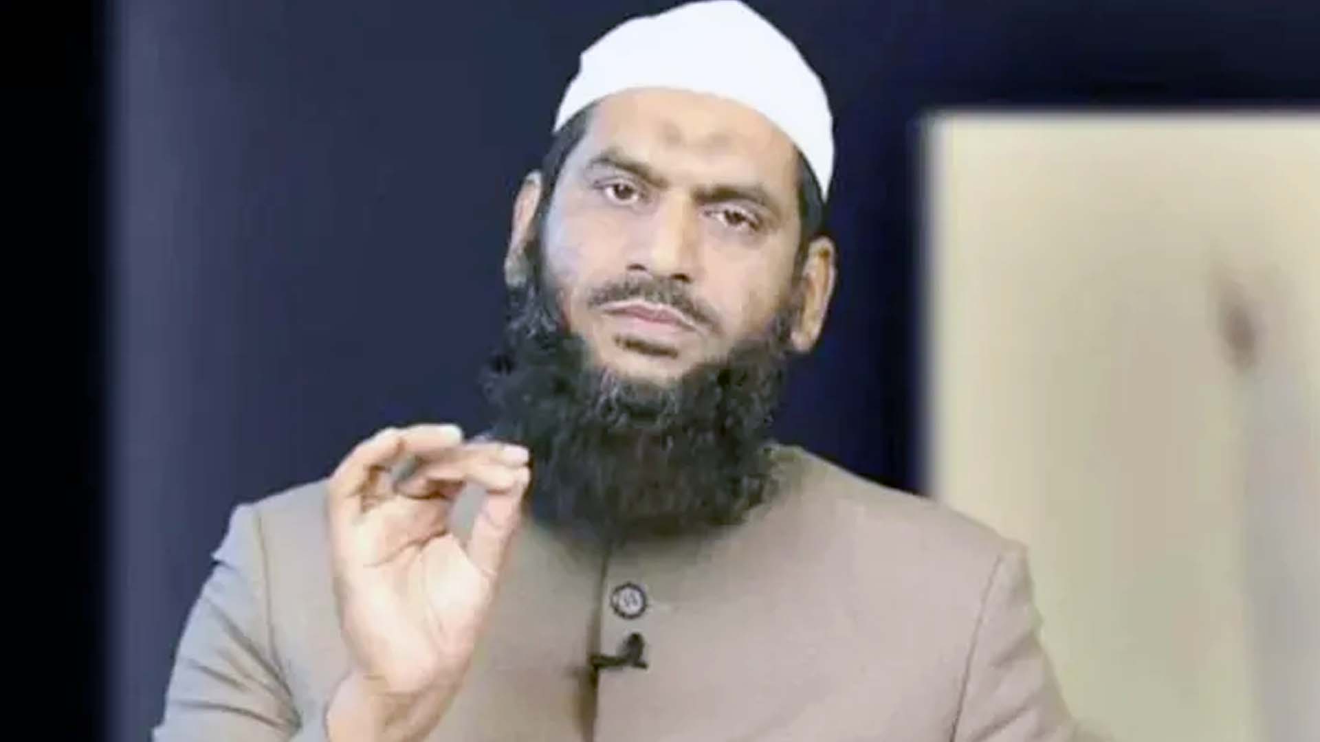 শো'কজ নোটিশের লিখিত জবাব দিলেন দেন: মামুনুল হক