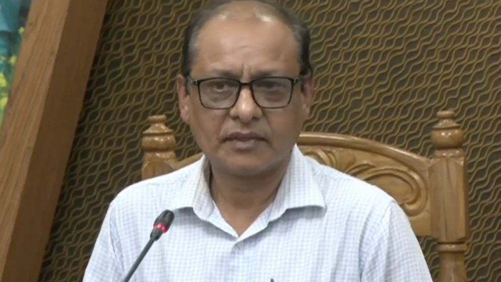 প্রাথমিক শিক্ষকদের ১১তম গ্রেড প্রসঙ্গে উপদেষ্টার বক্তব্য